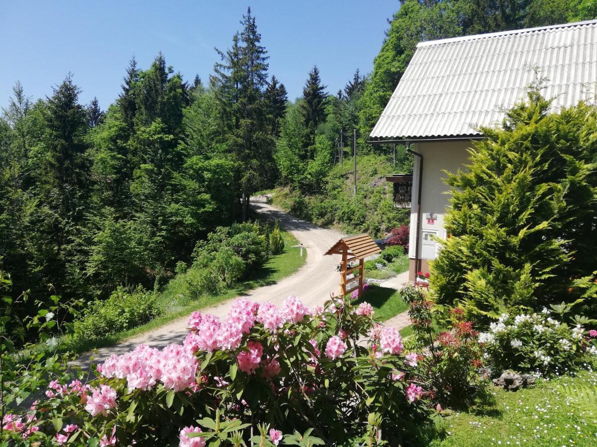 Holiday Home Forest Peace, Lavrovec Hlevni Vrh ภายนอก รูปภาพ
